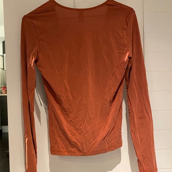 Fitted venture top - Picture 3 of 3